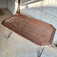 Tavolo da esterno in legno richiudibile