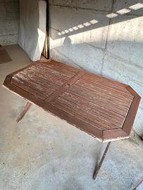 Tavolo da esterno in legno richiudibile