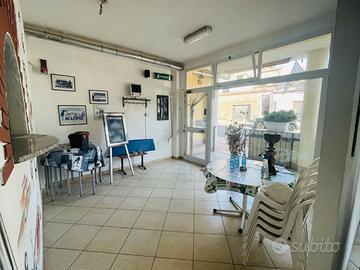 Sanluri - Locale attrezzato per pizzeria