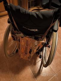 carrozzina  per anziani otto bock ad autospinta