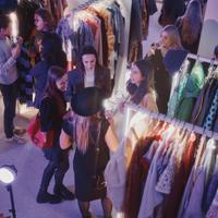 Stand LED custom per showroom moda 1m