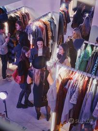 Stand LED custom per showroom moda 1m