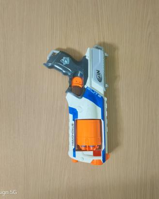 Pistola nerf N- strike elite strongarm