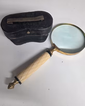 Antico Binocolo con Astuccio e Lente di Pregio