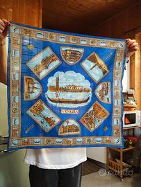Elegante foulard in seta, stampa Venezia. cm66x66