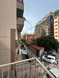 Ampio 6 vani con box auto Zona LIBERTA'