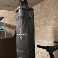 Sacco Boxe MMA con guantoni Leone
