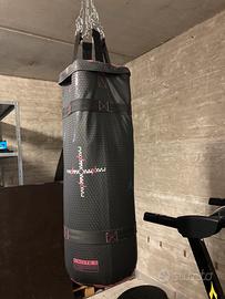 Sacco Boxe MMA con guantoni Leone