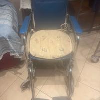 Carrozzina a ruote/sedia a ruote