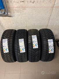 Gomme 215/70 R15C Michelin Agilis Crossclimate
