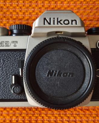 Nikon FM2/T Titanio