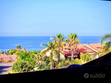 Primo piano e mansarda in villa sul mare