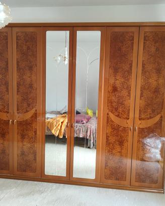 Camera da letto completa in legno