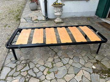 Brandina/letto singolo con doghe reclinabile