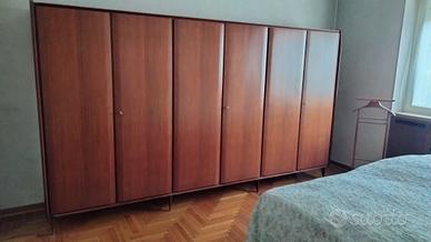 Armadio e letto anni '50 in stile svedese 