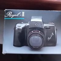 macchina fotografica vintage con rullino