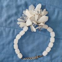 collana a forma di fiore