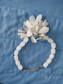 collana a forma di fiore