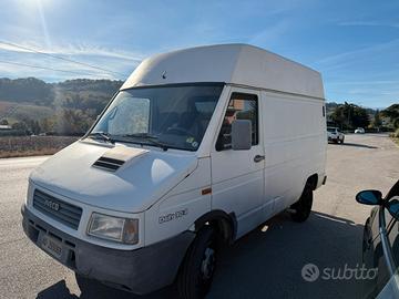 Daily Iveco passo corto tetto alto