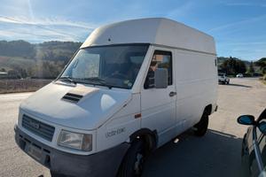 Daily Iveco passo corto tetto alto