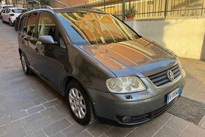 VOLKSWAGEN Touran 2.0 16V TDI Highline