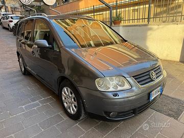 VOLKSWAGEN Touran 2.0 16V TDI Highline