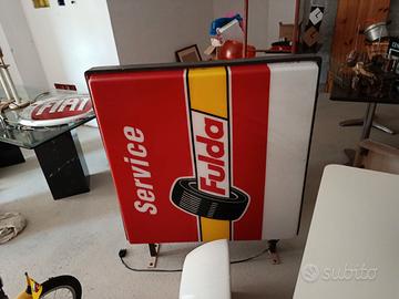 insegna luminosa bifacciale Fulda pneumatici 