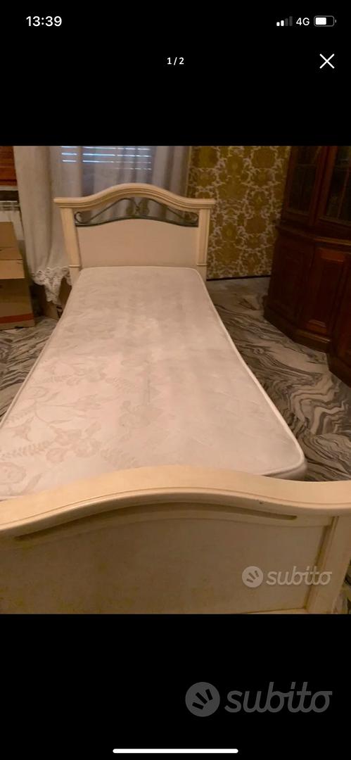 Letto singolo con struttura in legno - Arredamento e Casalinghi In vendita  a Caserta