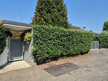 Villa di 300 m² con 4 locali e box auto doppio a L