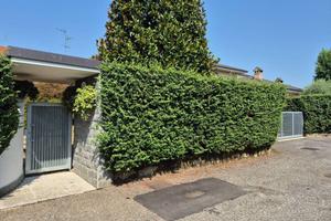 Villa di 300 m² con 4 locali e box auto doppio a L