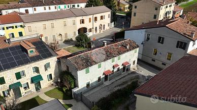 CASA DI CORTE A COLOGNOLA AI COLLI
