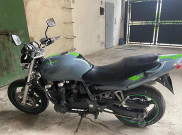 Kawasaki ZR 7