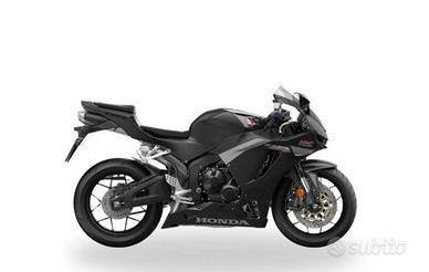 Honda CBR 600 RR 2026 *Passaggio e accessori incl*