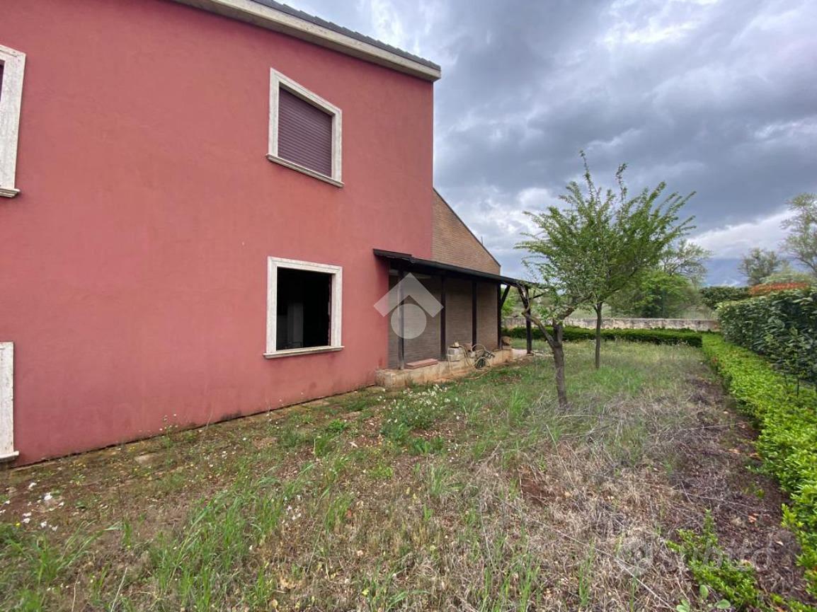 VILLA SINGOLA A AVEZZANO - Vista 6