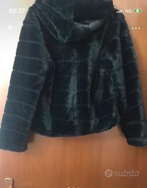 Pelliccia ecologica nera tg M NUOVA con cappuccio
