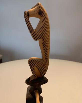 Scultura africana di bilanciamento
