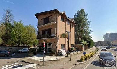 Negozio a Vedano al Lambro