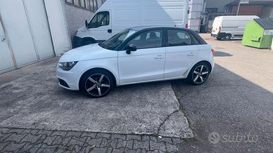 Audi a1 1.6 X neopatentati