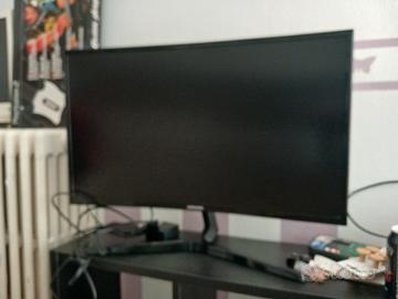 schermo curvo Samsung 27 pollici 
