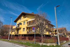 CONFRERIA: Ampio appartamento con 4 camere