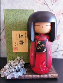 Vintage handpainted Kokeshi "Beni Tsubaki"