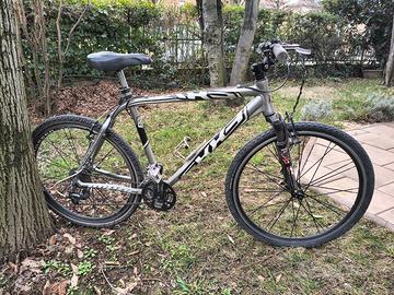 Bicicletta mountain bike uomo