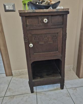 Comodino antico in legno