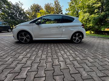 Peugeot 208GTI