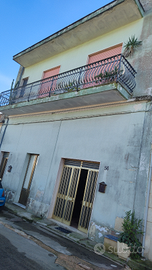 Casa indipendente piano terra o primo piano