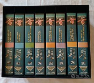 cofanetto con 8 videocassette  di Nero  Wolfe 