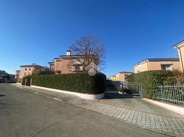 PORZIONE DI BIFAMILIARE A COLLECCHIO