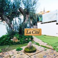 Villino con piscina e posto auto