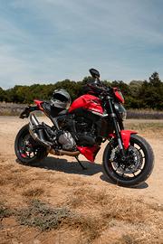 Ducati Monster 937 - 2022 - RED - ACCESSORIATA