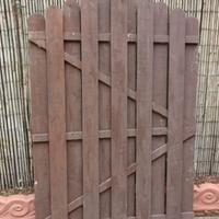 Cancello in legno da giardino